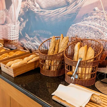 爱米克奥里藏特酒店 酒店 3*